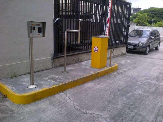 instalacion de sistemas de video portero y barrera vehicular para control de acceso vehicular